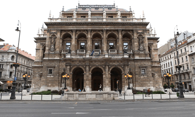 Opera Apartment
